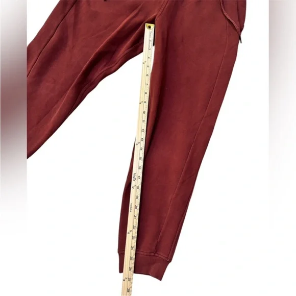 Lululemon Scuba Joggers 🍋 - Picture 3 of 4